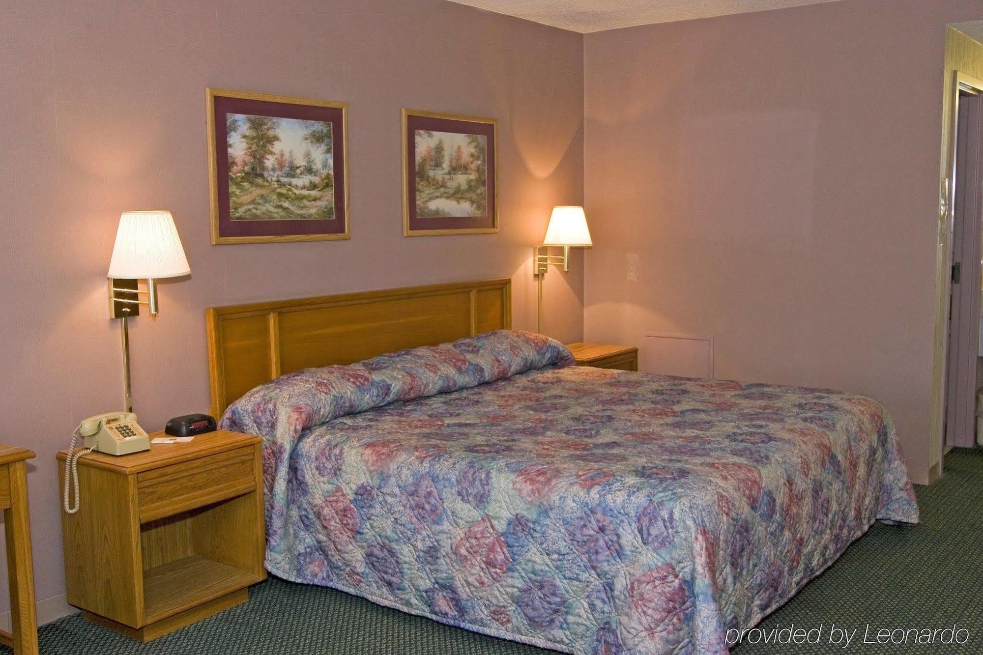 Red Roof Inn Marion, Va Номер фото