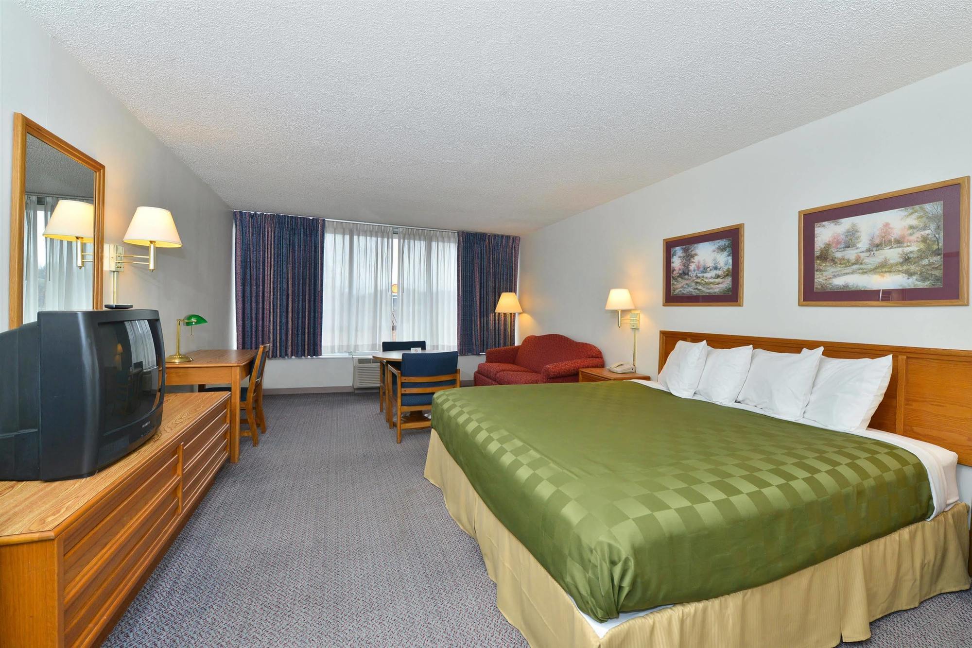 Red Roof Inn Marion, Va Экстерьер фото