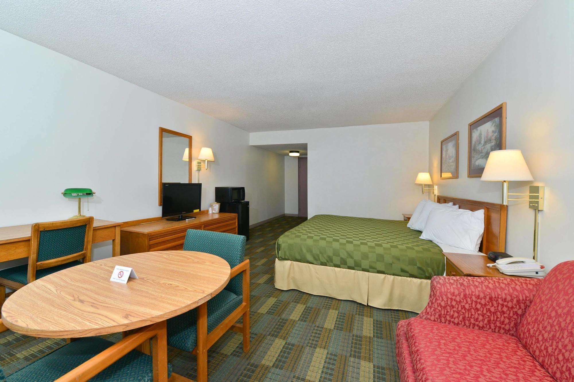 Red Roof Inn Marion, Va Экстерьер фото